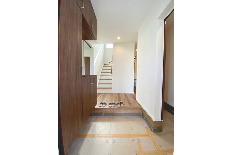 【1号棟玄関】※令和3年5月14日撮影