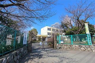 寒川小学校…約690M