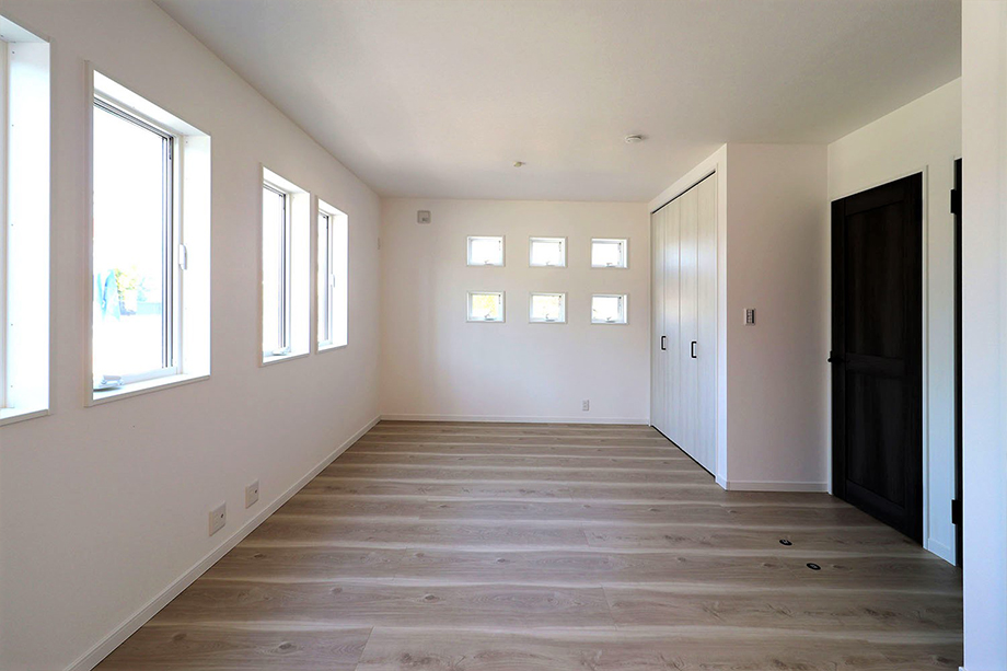 【5号棟　内観】 ※令和2年3月6日撮影