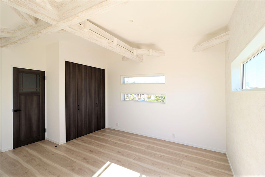 【5号棟　内観】 ※令和2年3月6日撮影