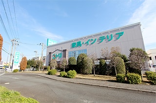 ニトリ厚木店…約90M