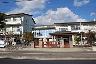 本町小学校…約1,300M