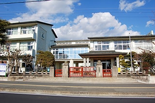 本町小学校…約800M