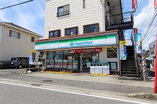 ファミリーマート鈴木秦野西田原店…約560M