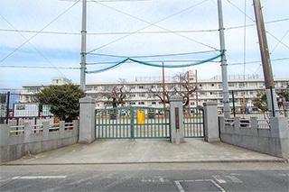 南小学校…約180M