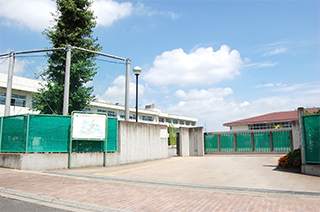 比々多小学校…約1,460Ｍ