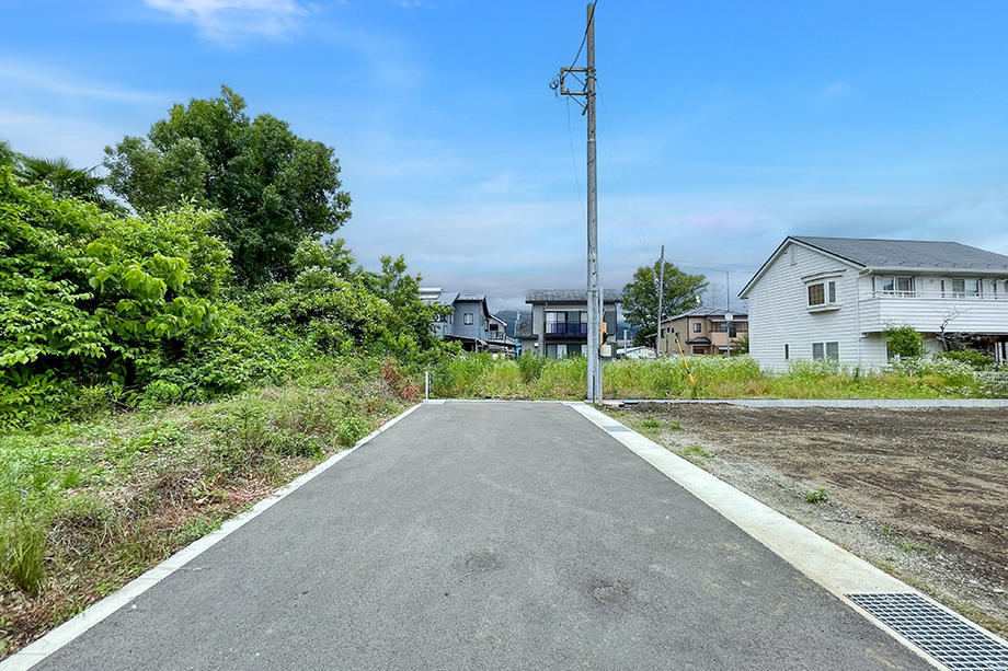【前面道路】 ※令和4年6月10日撮影