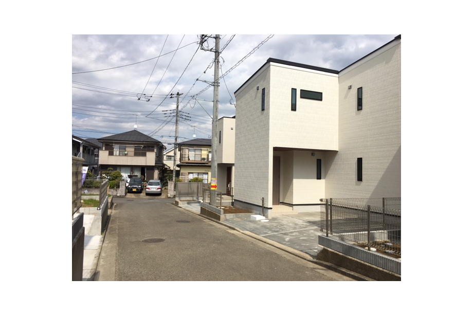 【前面道路】 ※令和2年4月11日撮影