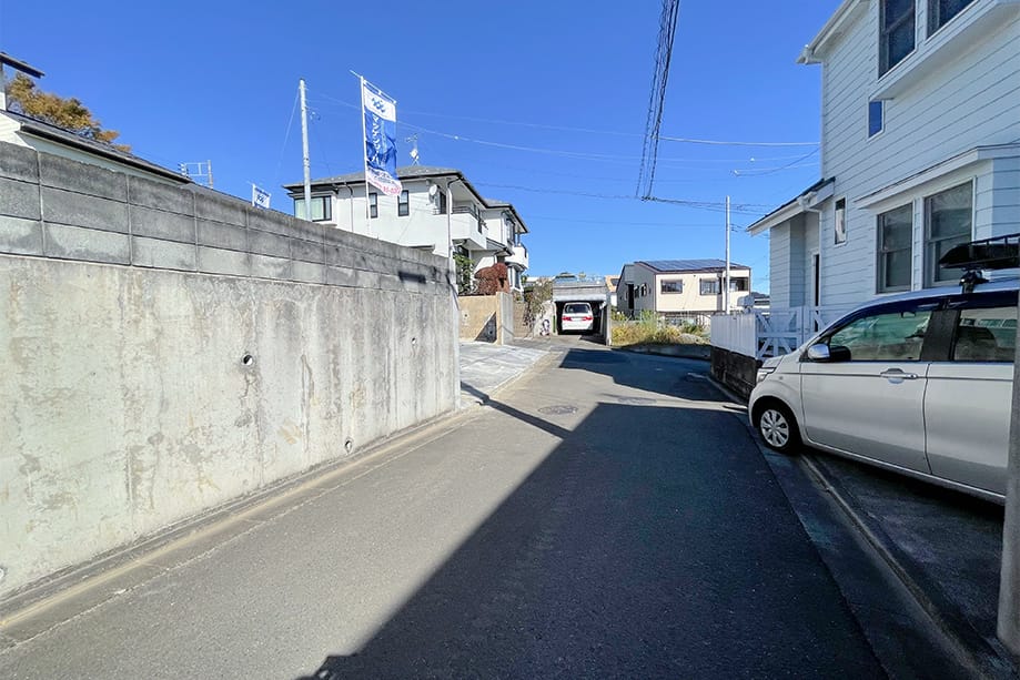 【前面道路】 ※令和3年11月10日撮影