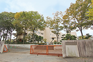 南が丘小学校…約1,170M