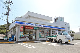 ローソンLTF秦野曽屋店…約460M