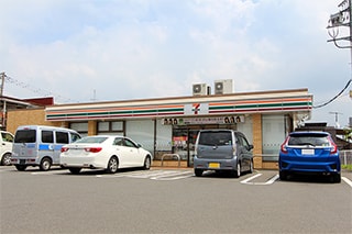 セブンイレブン秦野鶴巻南2丁目店…約220M