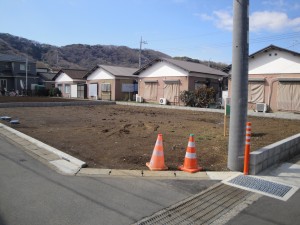 山下