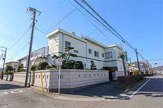 高橋内科小児科整形外科医院…約460M