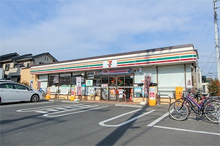 セブンイレブン平塚中里店…約70Ｍ